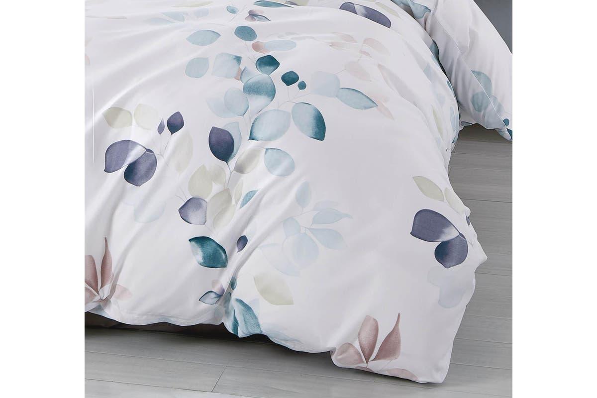 Luxton Double Size Turquoise Teal Elia Leaf Quilt Cover Set